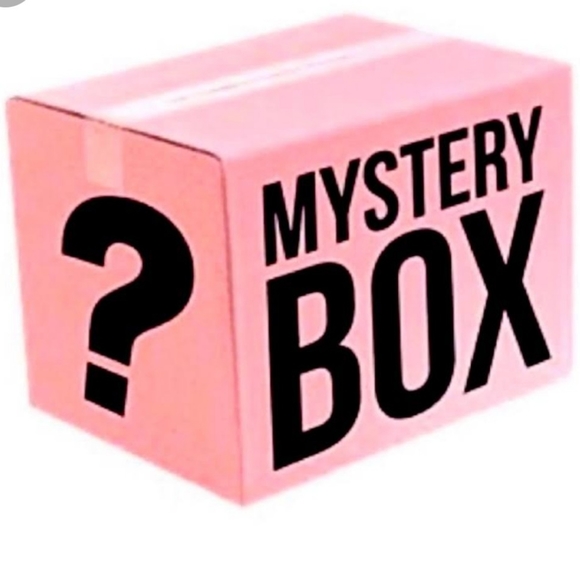 12 piece NEW Clothing Reseller Bundle - Picture 1 of 2